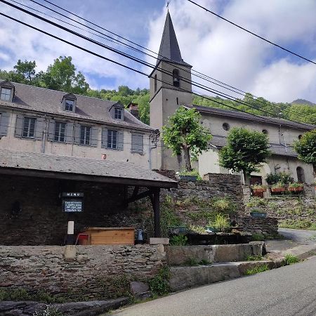 Auberge Du Crabere Melles Exterior photo