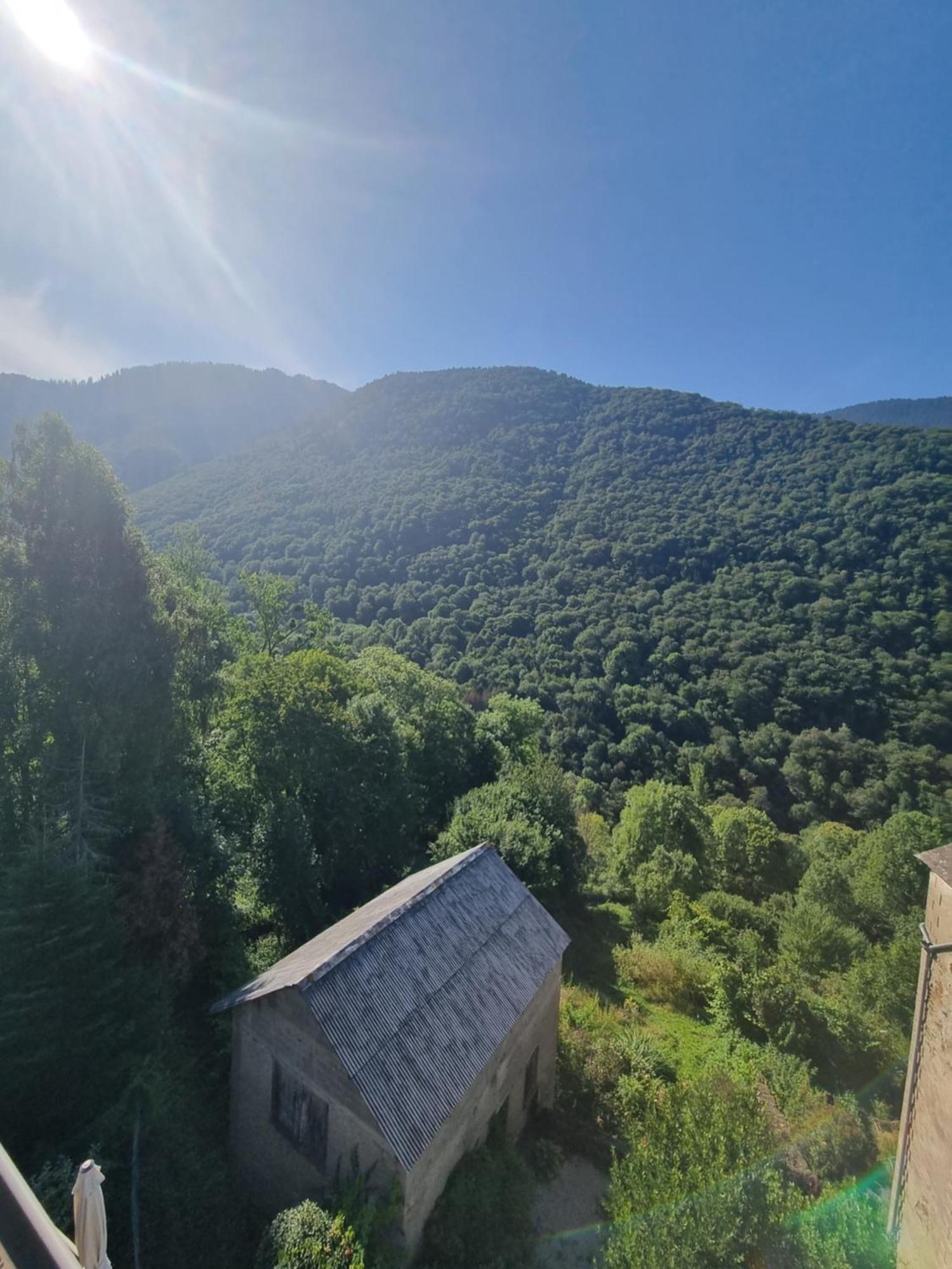 Auberge Du Crabere Melles Exterior photo