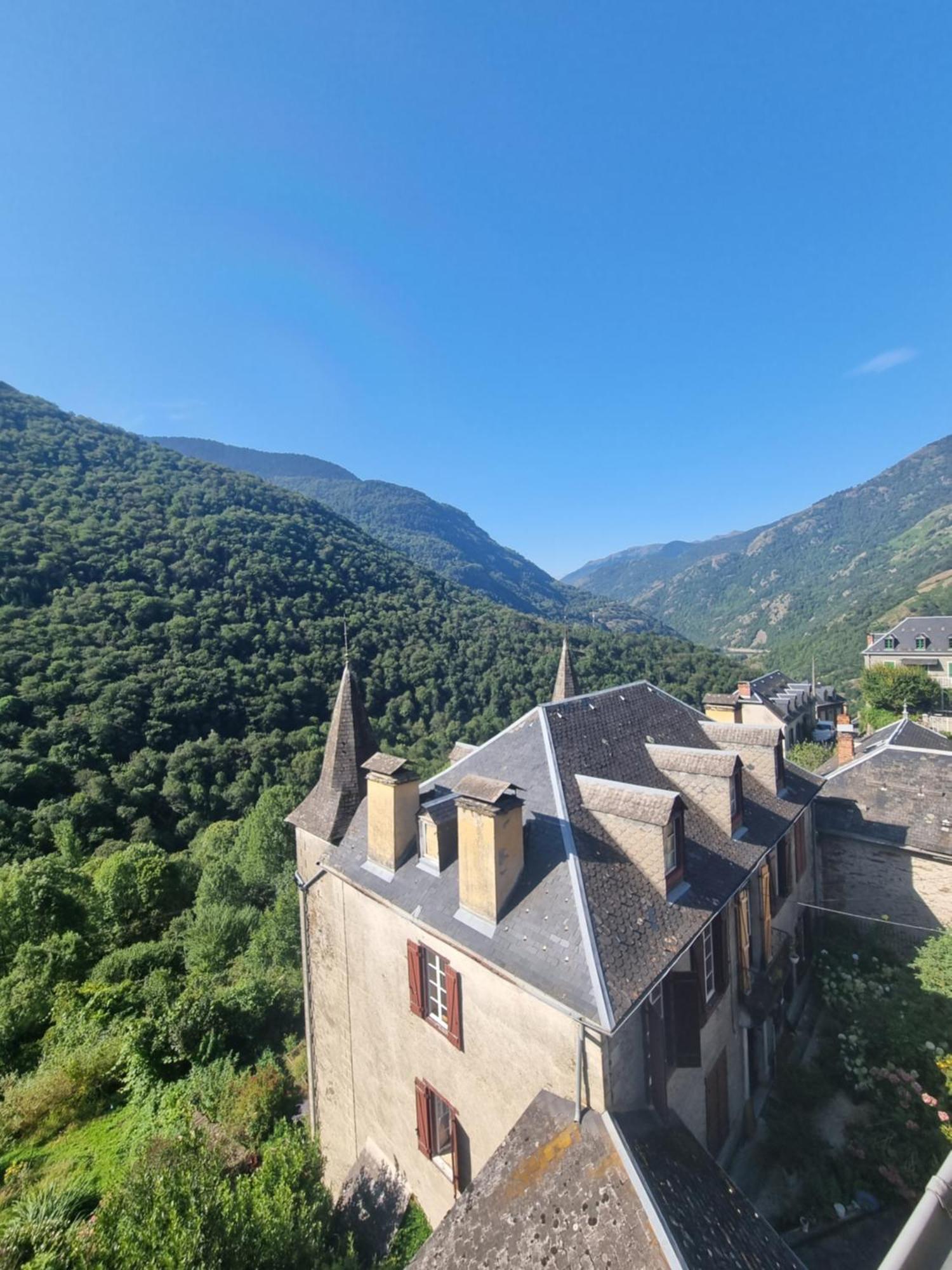 Auberge Du Crabere Melles Exterior photo