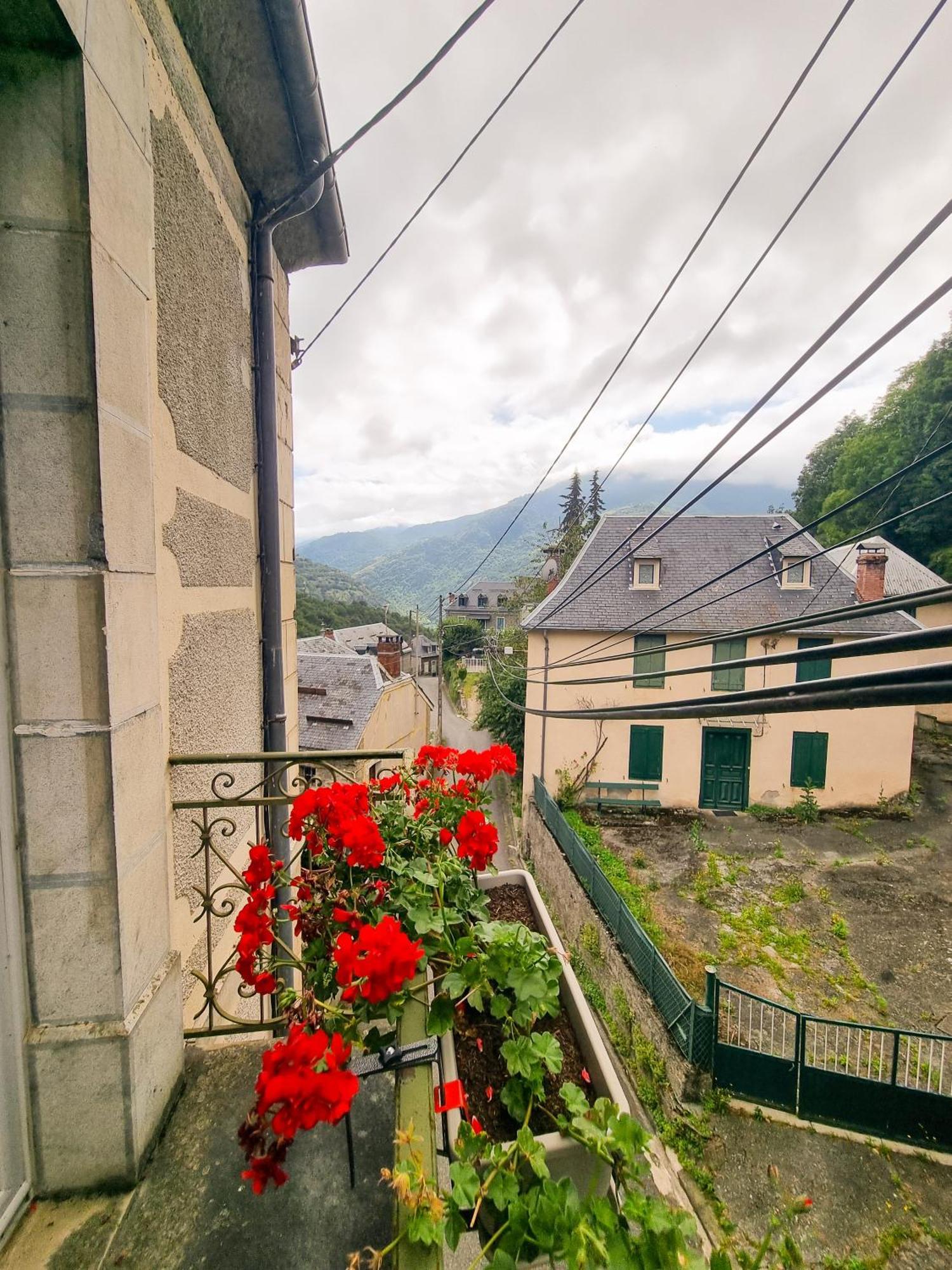 Auberge Du Crabere Melles Exterior photo